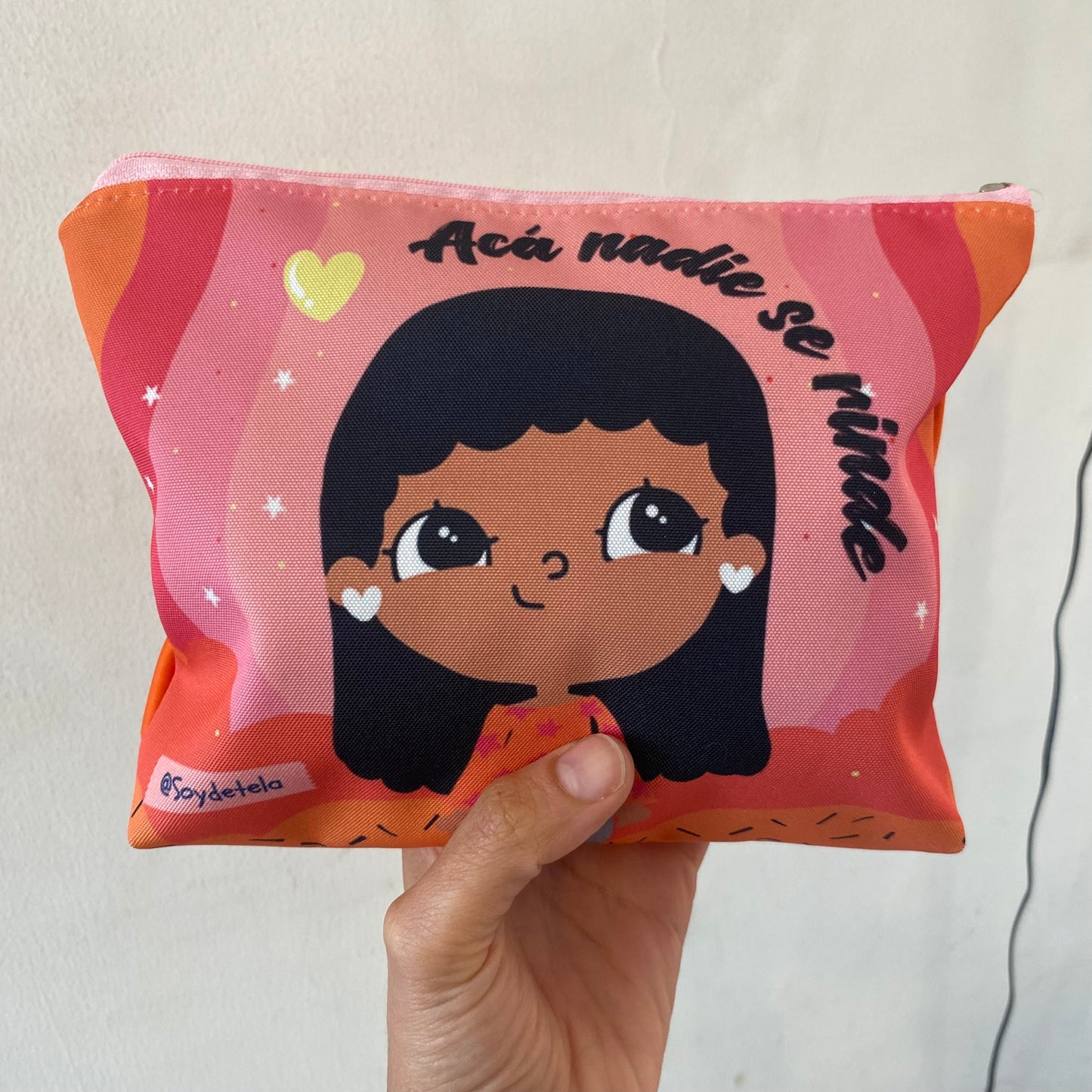 ESTUCHE NADIE SE RINDE